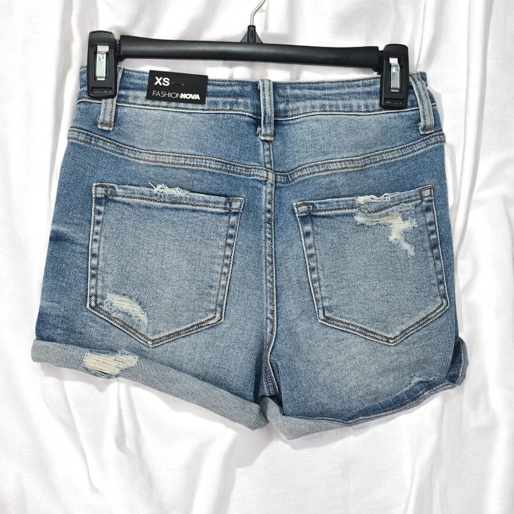 Fashion Nova Cooper Shorts Woman Extra Small Blue Distressed Hi Rise‎ Denim NWT